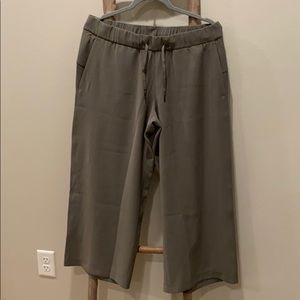 Lululemon wide leg on the fly